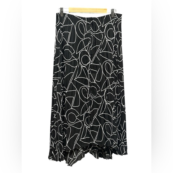 City Chic Monochrome Graphic A-Line Skirt, NWT - Picture 5 of 6